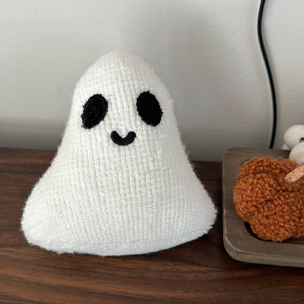 Mini weighted ghost pillow